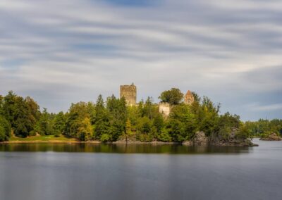 Burgruine am Stausee